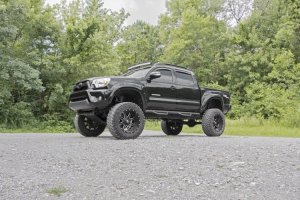 Toyota Tacoma Suspension Lift Kit - Rough Country - N3 Struts - '05-'15
